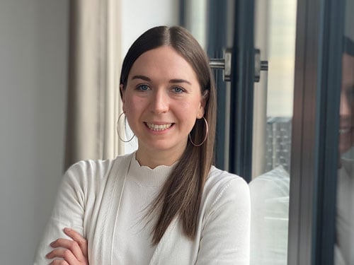 Portrait von Mitarbeiterin