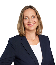 Mag. Julia Saric-Bischof